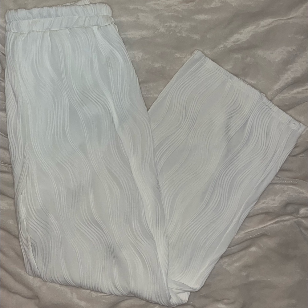 Boutique flow wide pants!